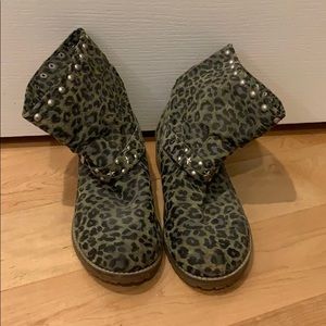 Nordstrom olive green leopard booties